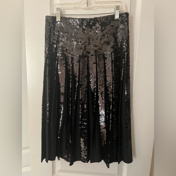 Apparalel Infinity Skirt with sequins. Size M - Picture 2 of 2